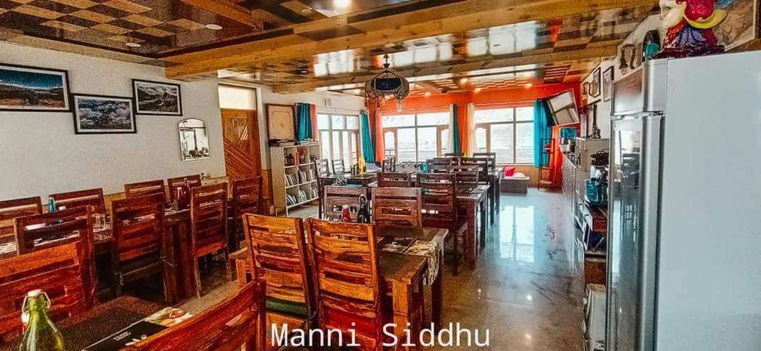 The Alpinist Cafe And Retreat 호텔 카자 외부 사진