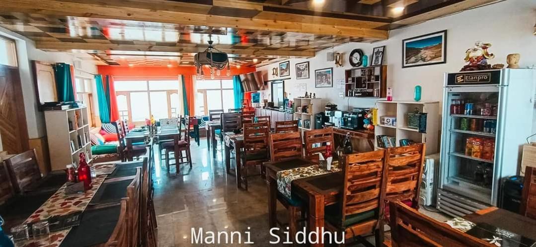 The Alpinist Cafe And Retreat 호텔 카자 외부 사진