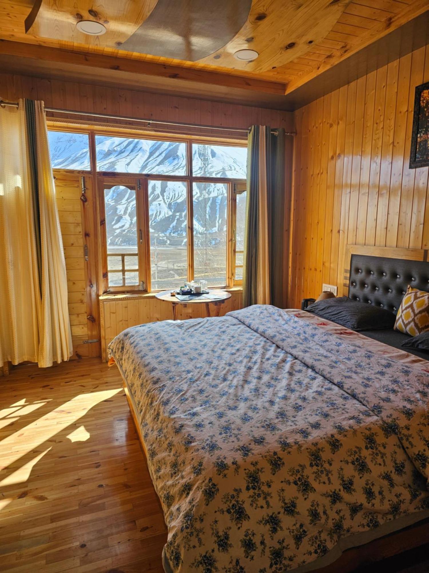 The Alpinist Cafe And Retreat 호텔 카자 객실 사진
